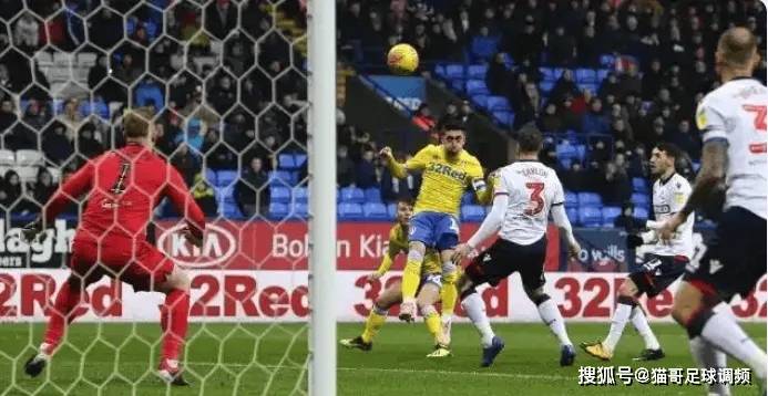 利兹联大胜布里斯托尔城，五连胜登顶英冠