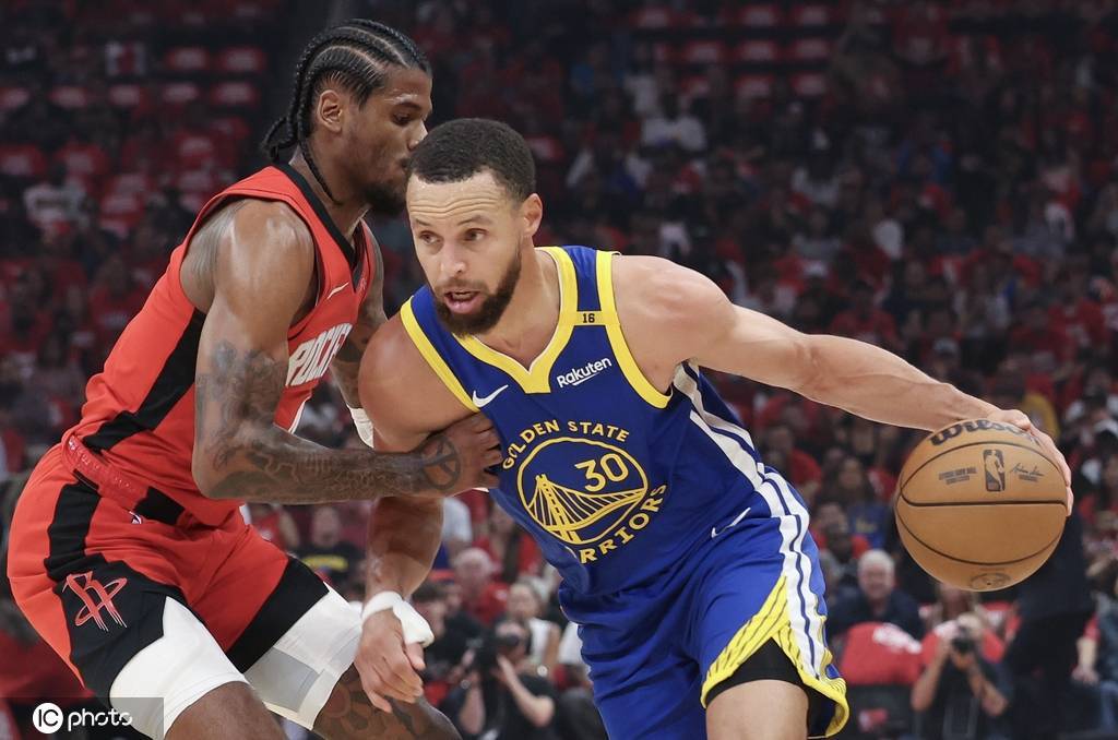 范乔丹26分库里低迷13+7 火箭击退勇士总比分2-3