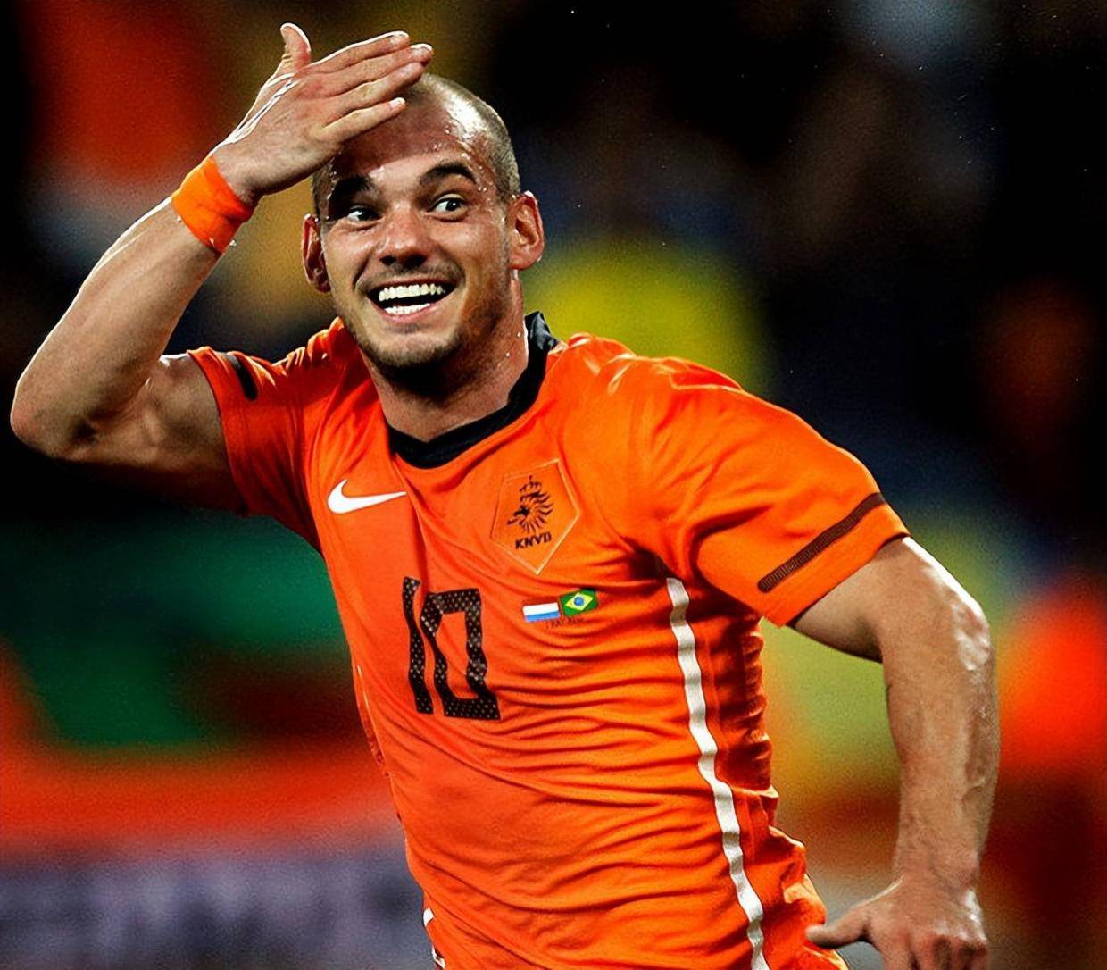 橙色传奇永驻！斯内德41岁诞辰，134战铸就荷兰黄金时代不朽丰碑