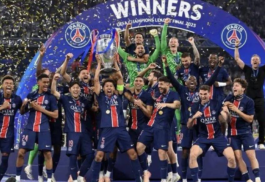 留洋还是留中超？王钰栋陷两难，范志毅：法甲比海参队强百倍